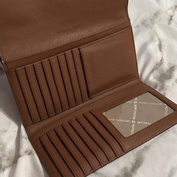 Michael Kors Handbags - Michael Kors Tan Leather Card Holder
